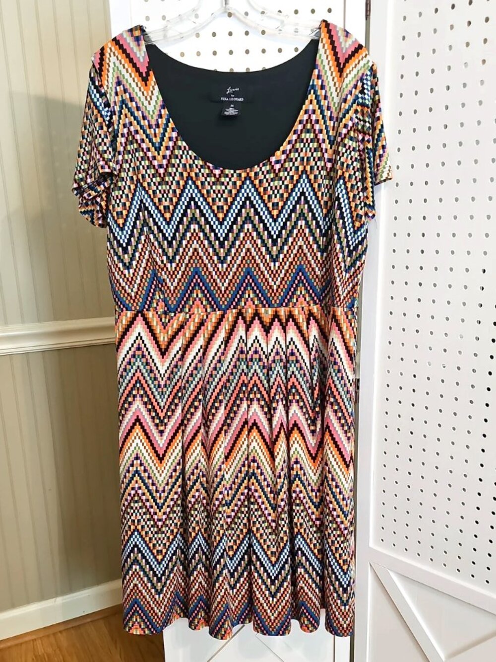 Plus Size 2X Lennie Nina Leonard Short Sleeve Pleated Abstract Geo Dress